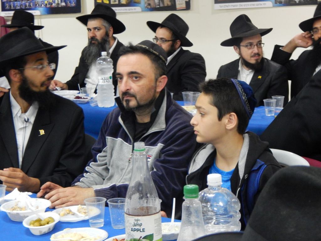 מאות חגגו ב'ממש' בהתוועדות יום הולדת לנשיא